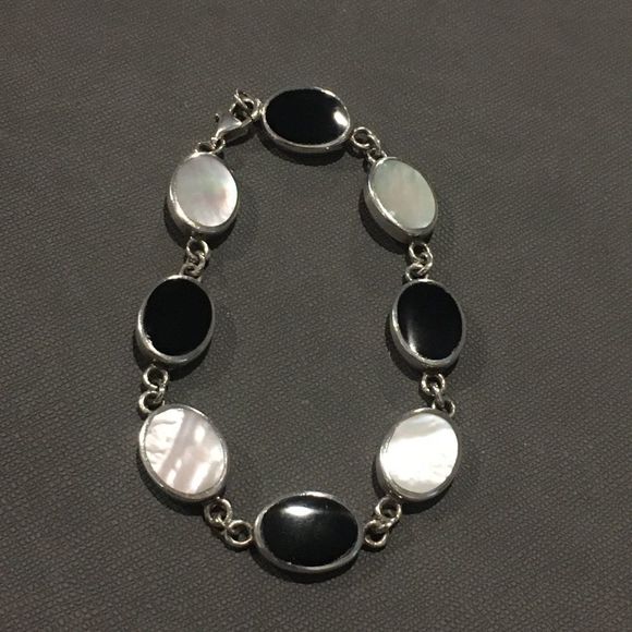 Sterling Bracelet Comprised of Alternating Links of Black Onyx & Mother of Pearl - Picture 2 of 8